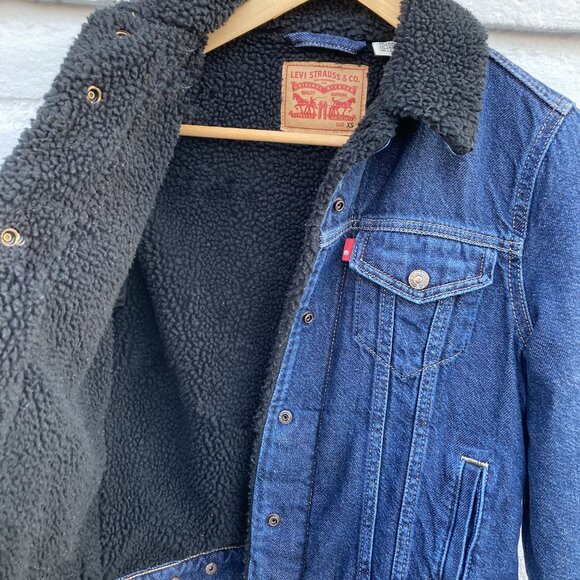 Levi's Black Sherpa Lined Denim Trucker Jacket - Women's Size XS - Picture 2 of 7